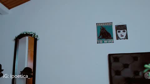 Snapshot of poeeticaa_ chatting on 4, 1, 2025 IG ipoetica online show from 4, 1, 2025