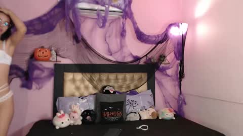 Snapshot of poison_pink chatting on 2, 11, 2025 poison_pink online show from 2, 11, 2025