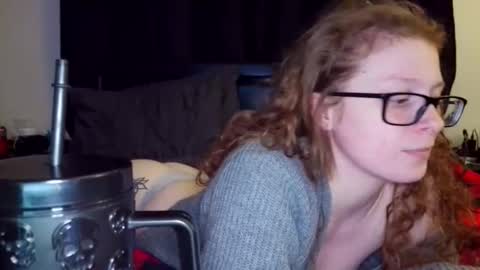 poisonivyy95 online show from 4, 6, 2026