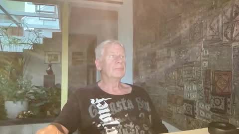 Snapshot of polderkauw chatting on 4, 5, 2026 Paul online show from 4, 5, 2026