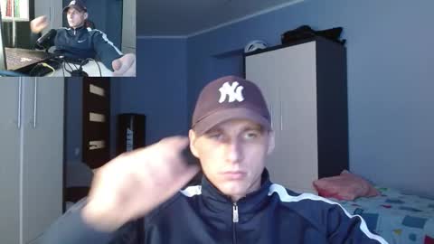 Snapshot of poliglotjoe chatting on 20, 10, 2025 Poliglot online show from 20, 10, 2025