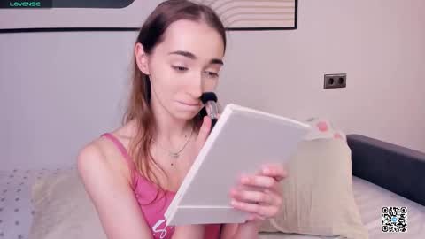 Polly online show from 12, 9, 2025