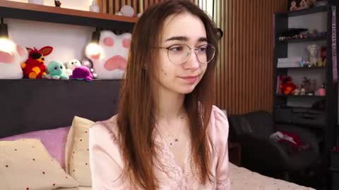 Snapshot of polly_bee chatting on 13, 3, 2026 Polly online show from 13, 3, 2026