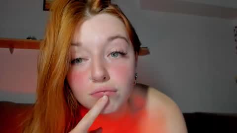 Snapshot of polly_luna chatting on 13, 9, 2025 Polly online show from 13, 9, 2025