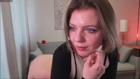 Snapshot of polly_rouge chatting on 24, 4, 2026 Polly online show from 24, 4, 2026