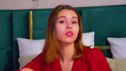 Snapshot of pollylanders chatting on 2, 3, 2025 Polly online show from 2, 3, 2025