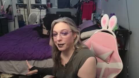 Snapshot of polycircus chatting on 11, 4, 2026 PolyCircus online show from 11, 4, 2026