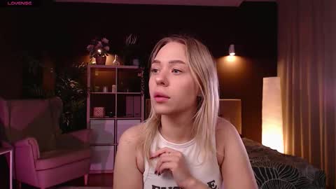 Snapshot of pooja_hegde chatting on 15, 10, 2025 Eva online show from 15, 10, 2025