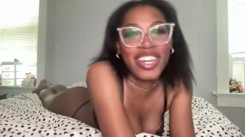 Snapshot of popasprincess chatting on 13, 4, 2026 princess online show from 13, 4, 2026