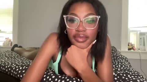 Snapshot of popasprincess chatting on 14, 4, 2026 princess online show from 14, 4, 2026