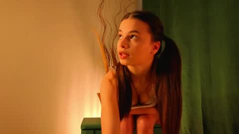 Snapshot of poppetbambi chatting on 3, 5, 2026 Olivia online show from 3, 5, 2026