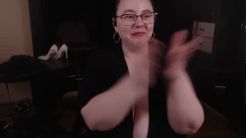 Snapshot of posh_mistress chatting on 8, 3, 2025 PoshMistres    online show from 8, 3, 2025