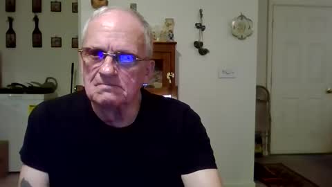 Snapshot of potato_chipz70 chatting on 16, 12, 2025 potato_chipz70 online show from 16, 12, 2025