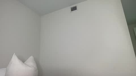 Snapshot of poutyselena chatting on 26, 4, 2026 Selena online show from 26, 4, 2026