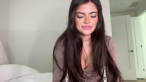 Snapshot of poutyselena chatting on 28, 6, 2026 Selena online show from 28, 6, 2026