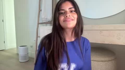 Snapshot of poutyselena chatting on 1, 7, 2026 Selena online show from 1, 7, 2026