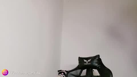 Snapshot of power_ranger_pink chatting on 26, 3, 2026 genie online show from 26, 3, 2026