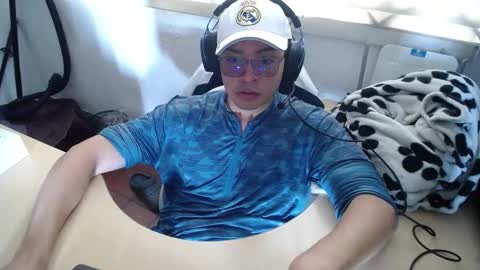 powerfulzeus2 online show from 20, 9, 2025