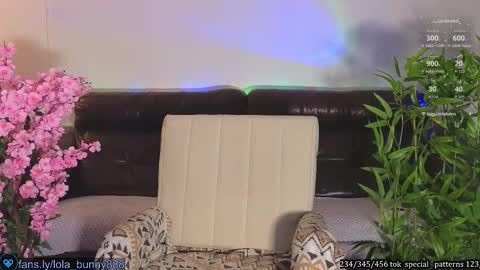 Snapshot of powerrr_ chatting on 29, 10, 2025 Lola online show from 29, 10, 2025