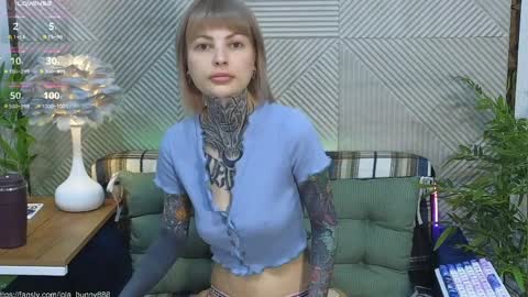 Lola online show from 4, 4, 2026