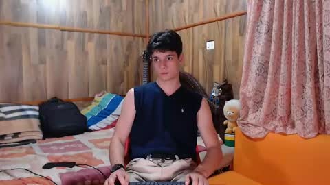 Snapshot of powertwinky chatting on 4, 2, 2025 chris independent online show from 4, 2, 2025