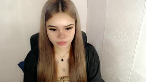 MAXXINE online show from 24, 2, 2025