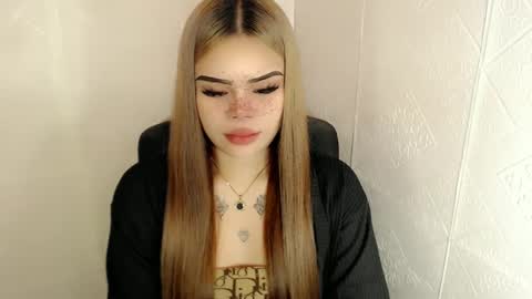 MAXXINE online show from 8, 3, 2025