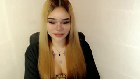 Snapshot of preciousangel69xxx chatting on 23, 12, 2025 MAXXINE online show from 23, 12, 2025