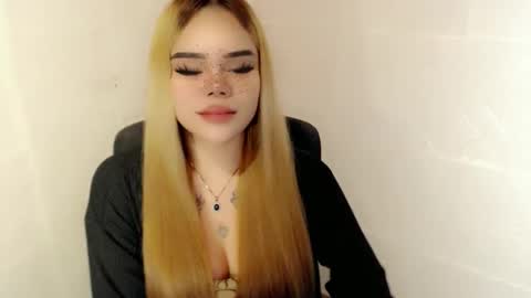 Snapshot of preciousangel69xxx chatting on 9, 1, 2026 MAXXINE online show from 9, 1, 2026