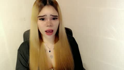 Snapshot of preciousangel69xxx chatting on 5, 2, 2026 MAXXINE online show from 5, 2, 2026