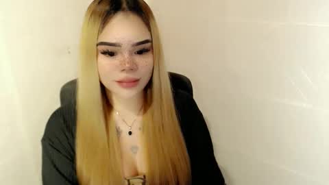 Snapshot of preciousangel69xxx chatting on 14, 2, 2026 MAXXINE online show from 14, 2, 2026