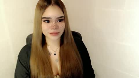 Snapshot of preciousangel69xxx chatting on 23, 2, 2026 MAXXINE online show from 23, 2, 2026