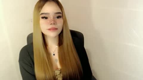 Snapshot of preciousangel69xxx chatting on 4, 4, 2026 MAXXINE online show from 4, 4, 2026