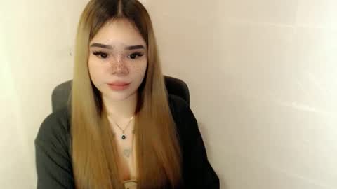 Snapshot of preciousangel69xxx chatting on 5, 4, 2026 MAXXINE online show from 5, 4, 2026