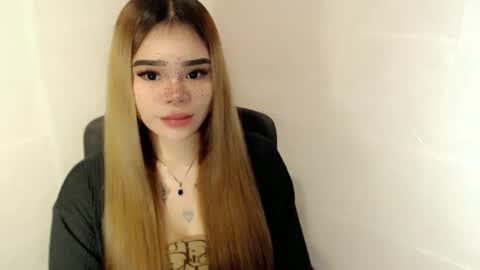 Snapshot of preciousangel69xxx chatting on 12, 4, 2026 MAXXINE online show from 12, 4, 2026