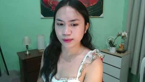 Snapshot of preciousclaire chatting on 28, 4, 2026 claire online show from 28, 4, 2026