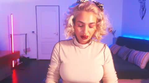 Victoria online show from 7, 1, 2025