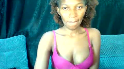prettie_petitee online show from 14, 7, 2026