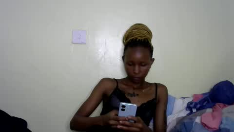prettiekelly online show from 12, 2, 2025