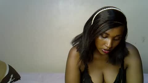 prettiekelly online show from 8, 3, 2025