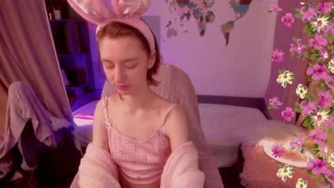 Snapshot of pretty__victoria chatting on 4, 4, 2026 Lady vikki online show from 4, 4, 2026