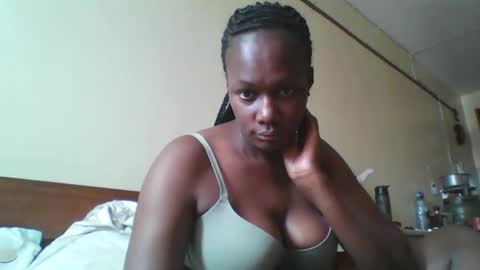 Snapshot of pretty_beib chatting on 10, 11, 2025 Karol online show from 10, 11, 2025