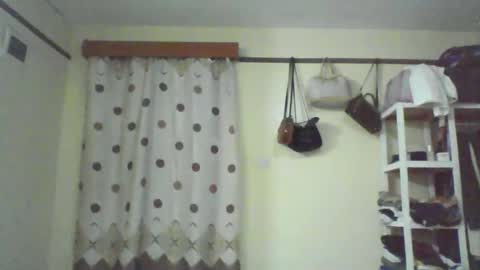 Snapshot of pretty_beib chatting on 17, 11, 2025 Karol online show from 17, 11, 2025