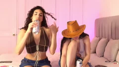 Snapshot of pretty_dirty_sis chatting on 8, 11, 2025 Dirty Sis online show from 8, 11, 2025