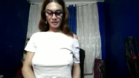 Snapshot of pretty_morina143 chatting on 28, 3, 2026 christina online show from 28, 3, 2026