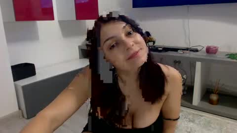 Snapshot of pretty_natalie chatting on 23, 2, 2025 PrettyNatalie online show from 23, 2, 2025