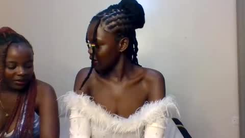 Snapshot of pretty_naya chatting on 13, 11, 2025 naya online show from 13, 11, 2025