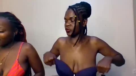 Snapshot of pretty_naya chatting on 22, 11, 2025 naya online show from 22, 11, 2025