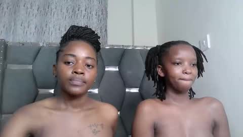 Snapshot of pretty_petite18 chatting on 25, 3, 2026 lynn online show from 25, 3, 2026
