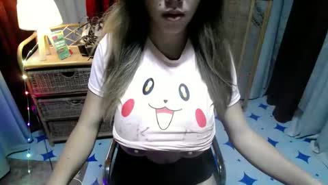 Snapshot of pretty_petite_asian143 chatting on 19, 3, 2026 samantha online show from 19, 3, 2026